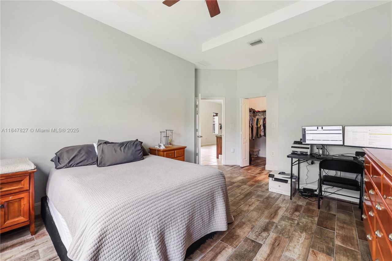 3910 NE 10th Dr, Homestead, FL 33033 Photo