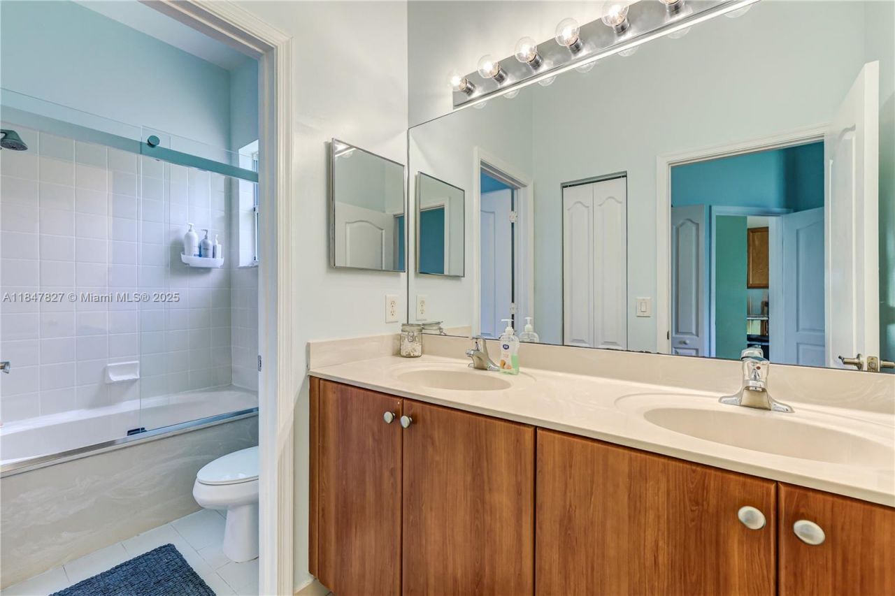 3910 NE 10th Dr, Homestead, FL 33033 Photo