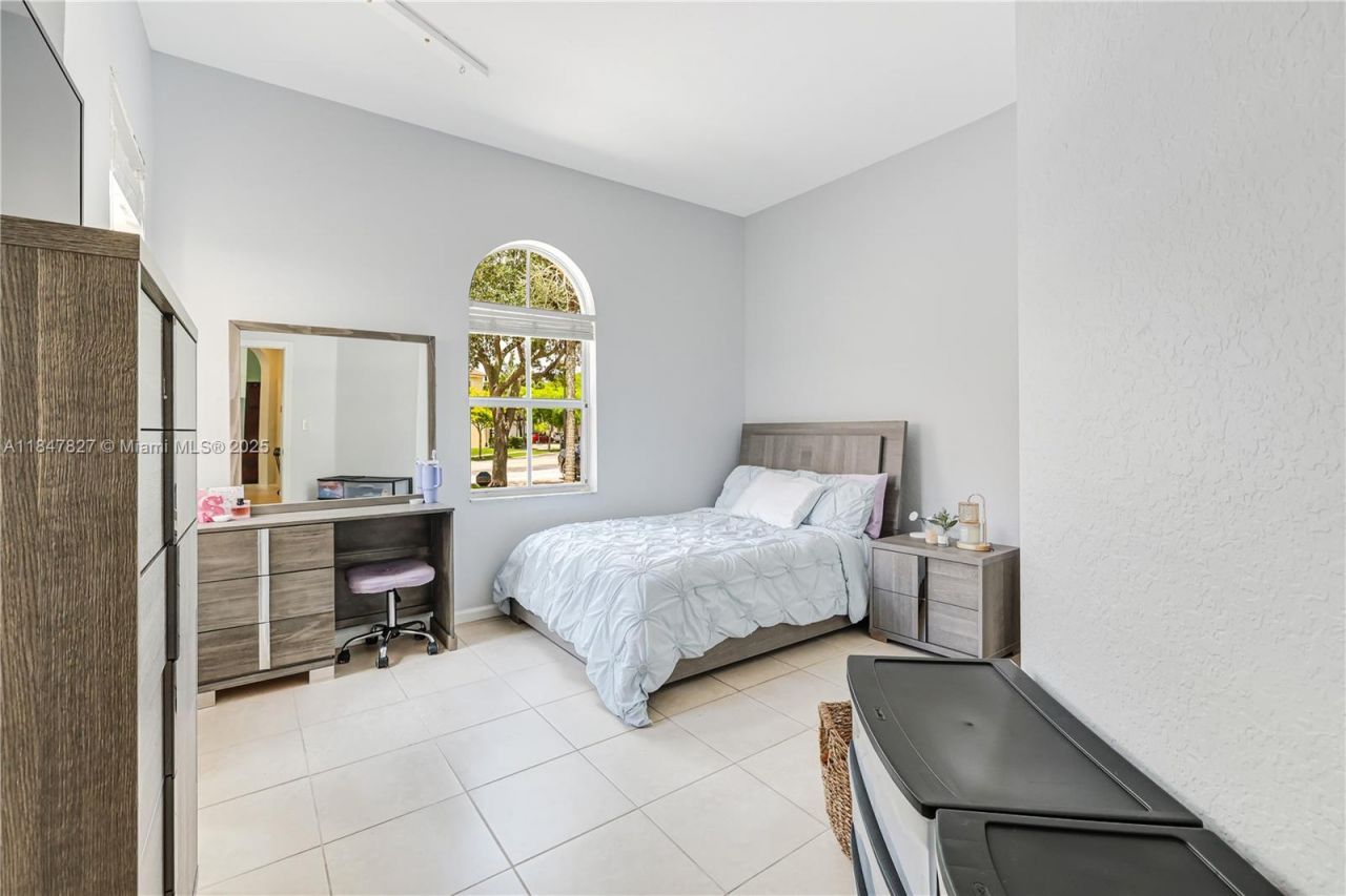 3910 NE 10th Dr, Homestead, FL 33033 Photo