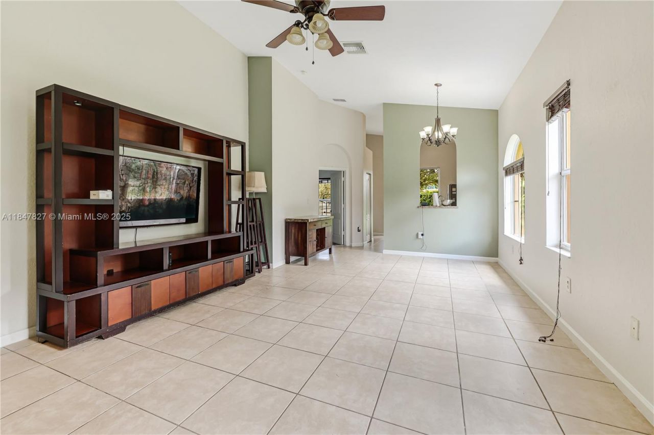 3910 NE 10th Dr, Homestead, FL 33033 Photo