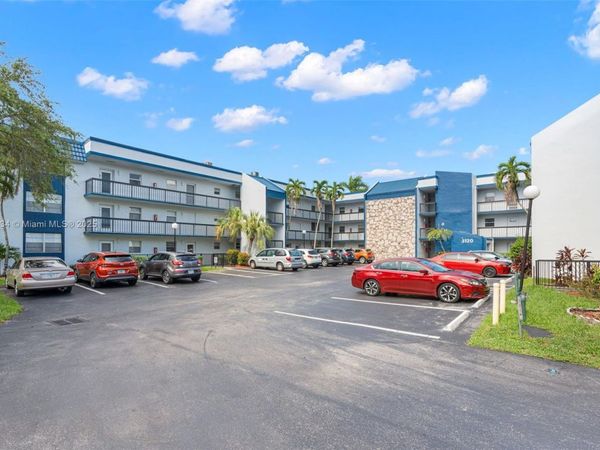 3120 Holiday Springs Blvd, Unit 301, Margate, FL 33063