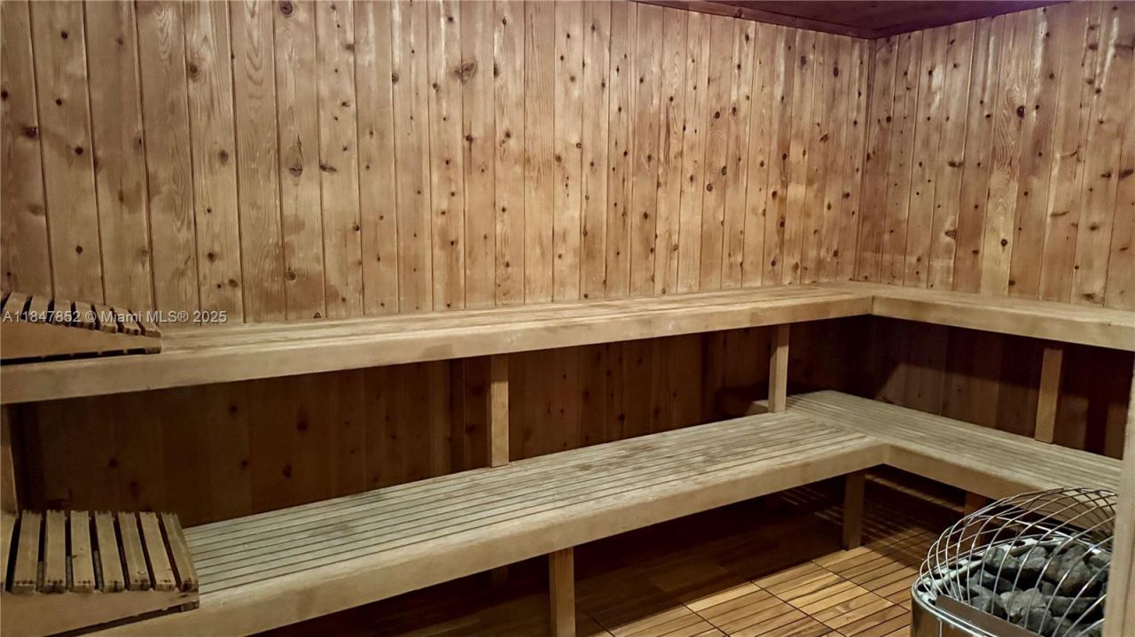 100 Bayview Dr, Unit 429, Sunny Isles Beach, FL 33160 Photo