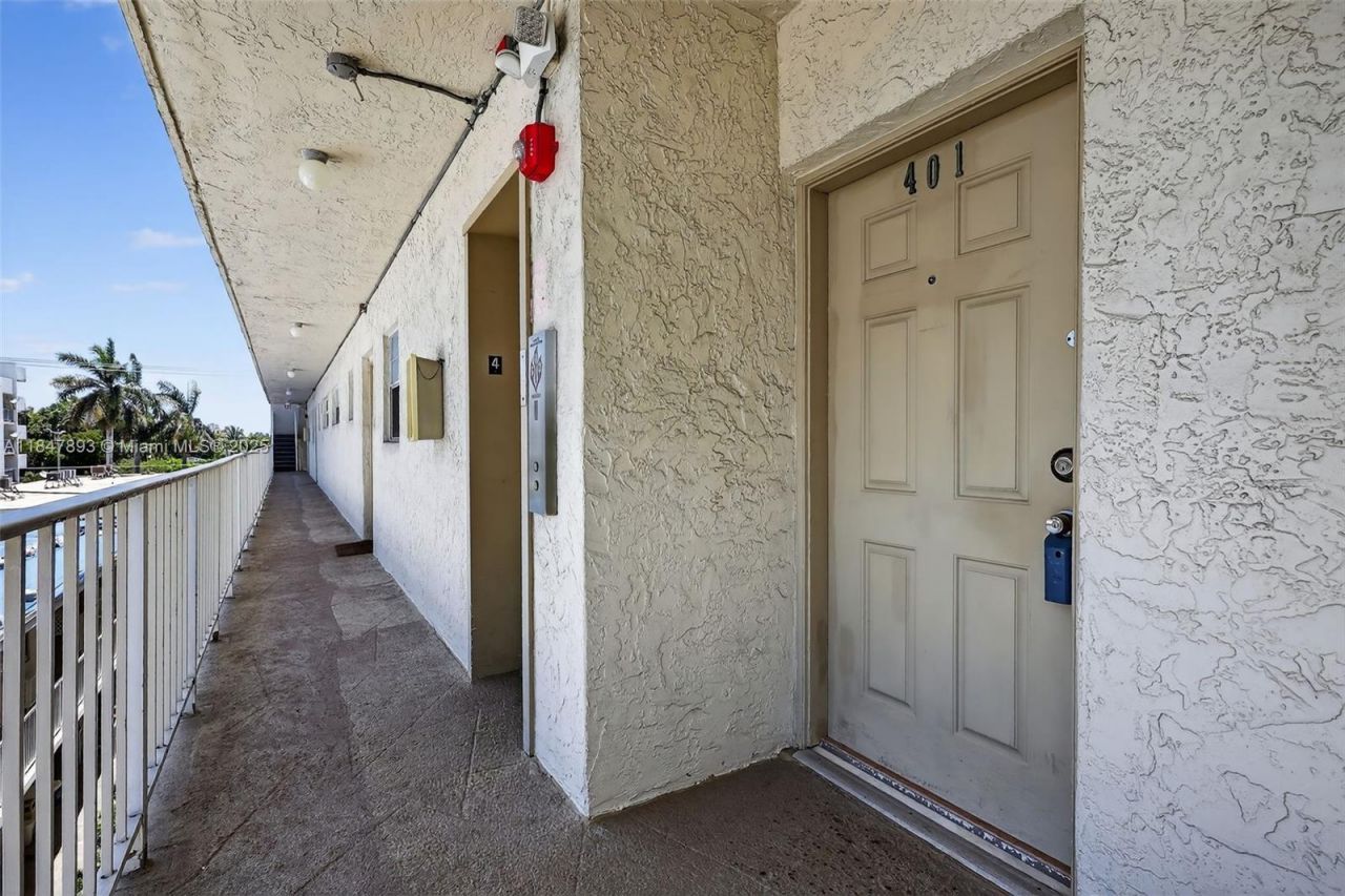 1245 West Ave, Unit 401, Miami Beach, FL 33139 Photo