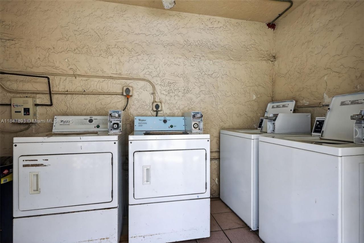 1245 West Ave, Unit 401, Miami Beach, FL 33139 Photo