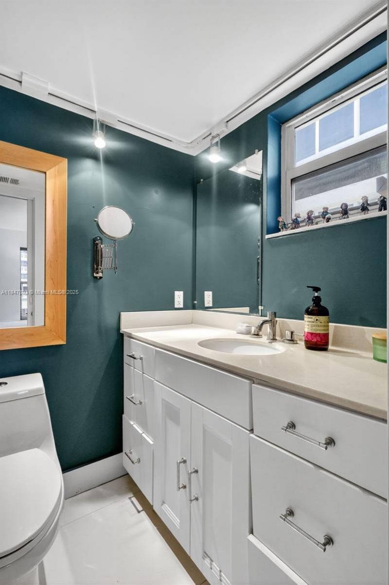 1245 West Ave, Unit 401, Miami Beach, FL 33139 Photo