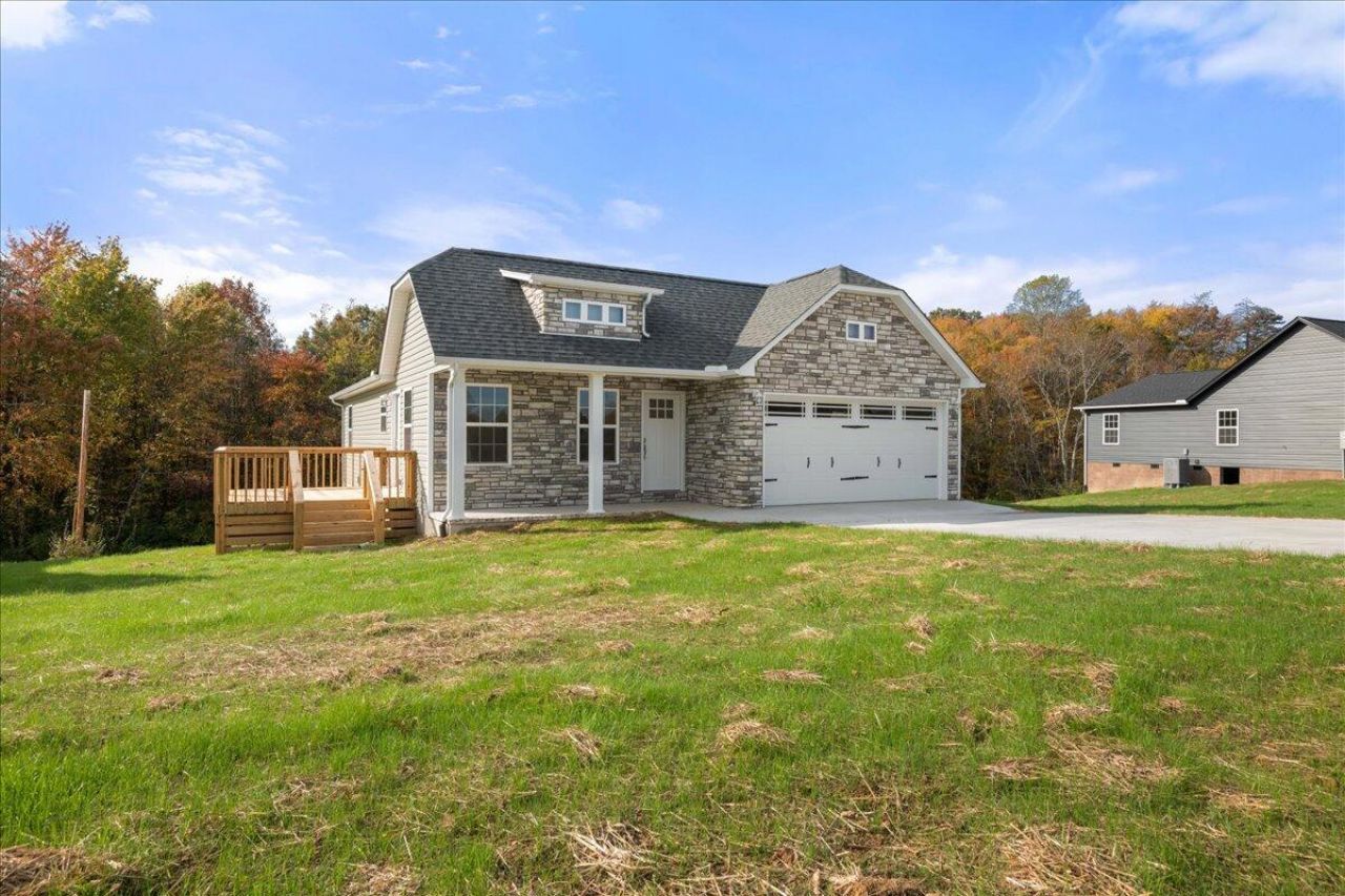 69 Queens Drive, East Bernstadt, KY 40729 Main Photo