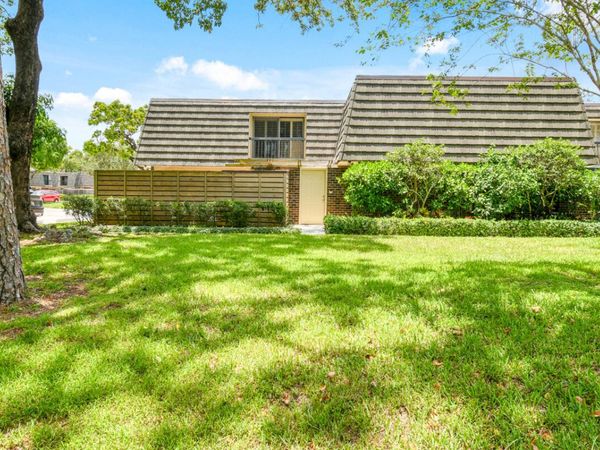 630 6th Terrace, Palm Beach Gardens, FL 33418
