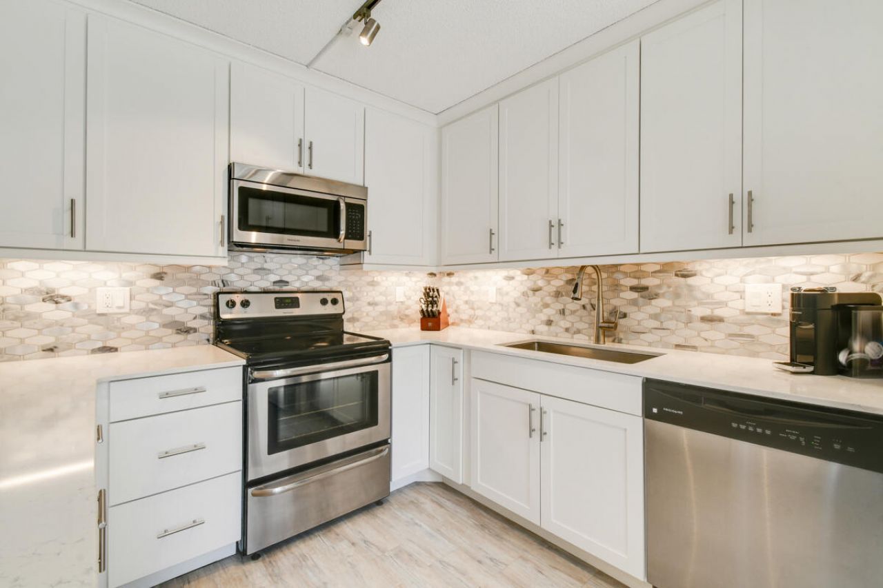 630 6th Terrace, Palm Beach Gardens, FL 33418 Photo