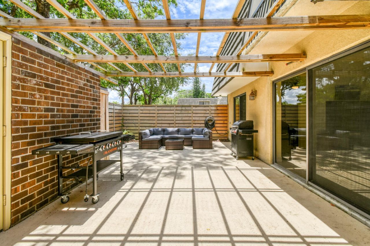 630 6th Terrace, Palm Beach Gardens, FL 33418 Photo