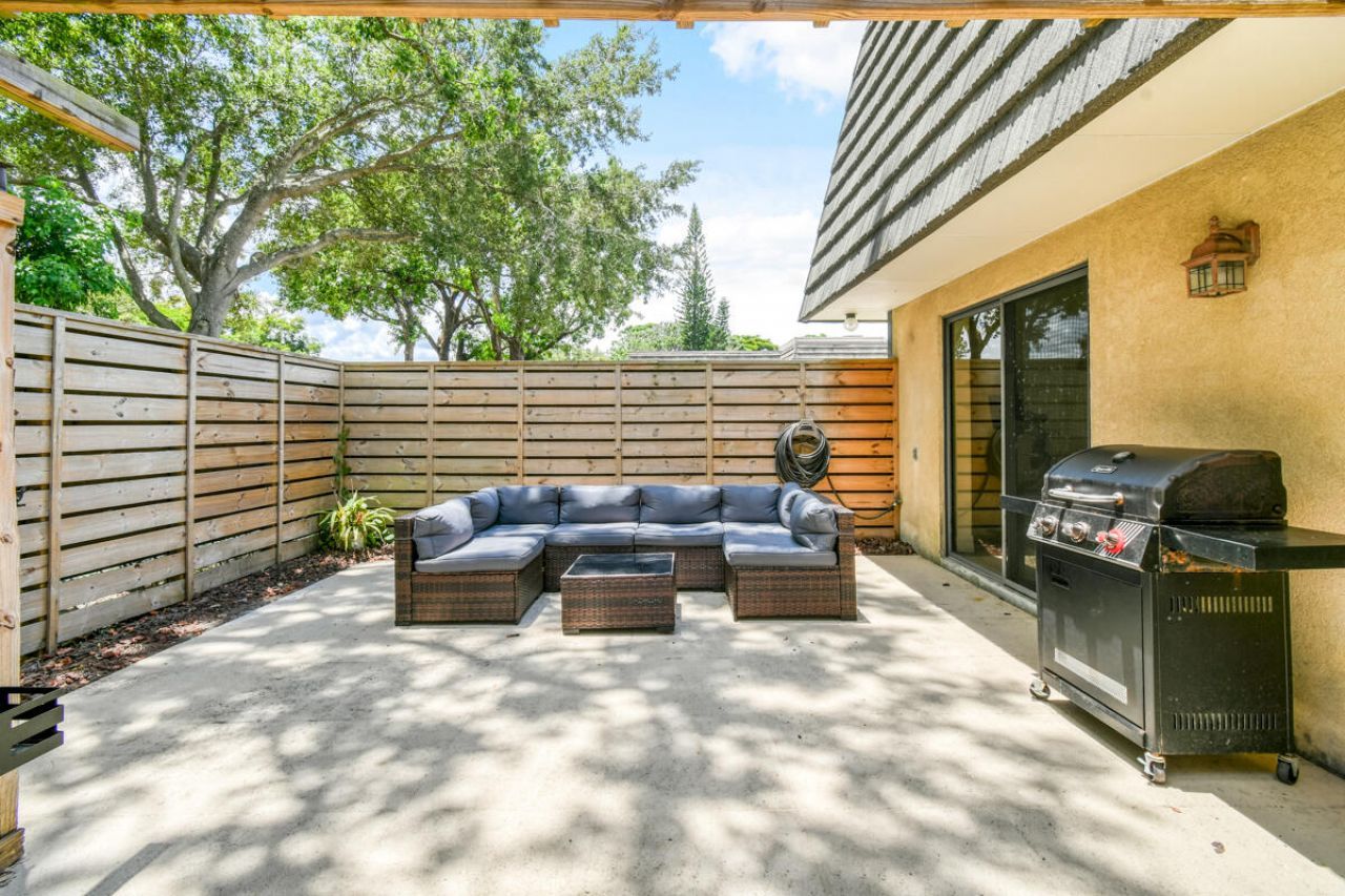 630 6th Terrace, Palm Beach Gardens, FL 33418 Photo