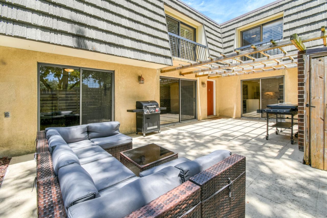 630 6th Terrace, Palm Beach Gardens, FL 33418 Photo