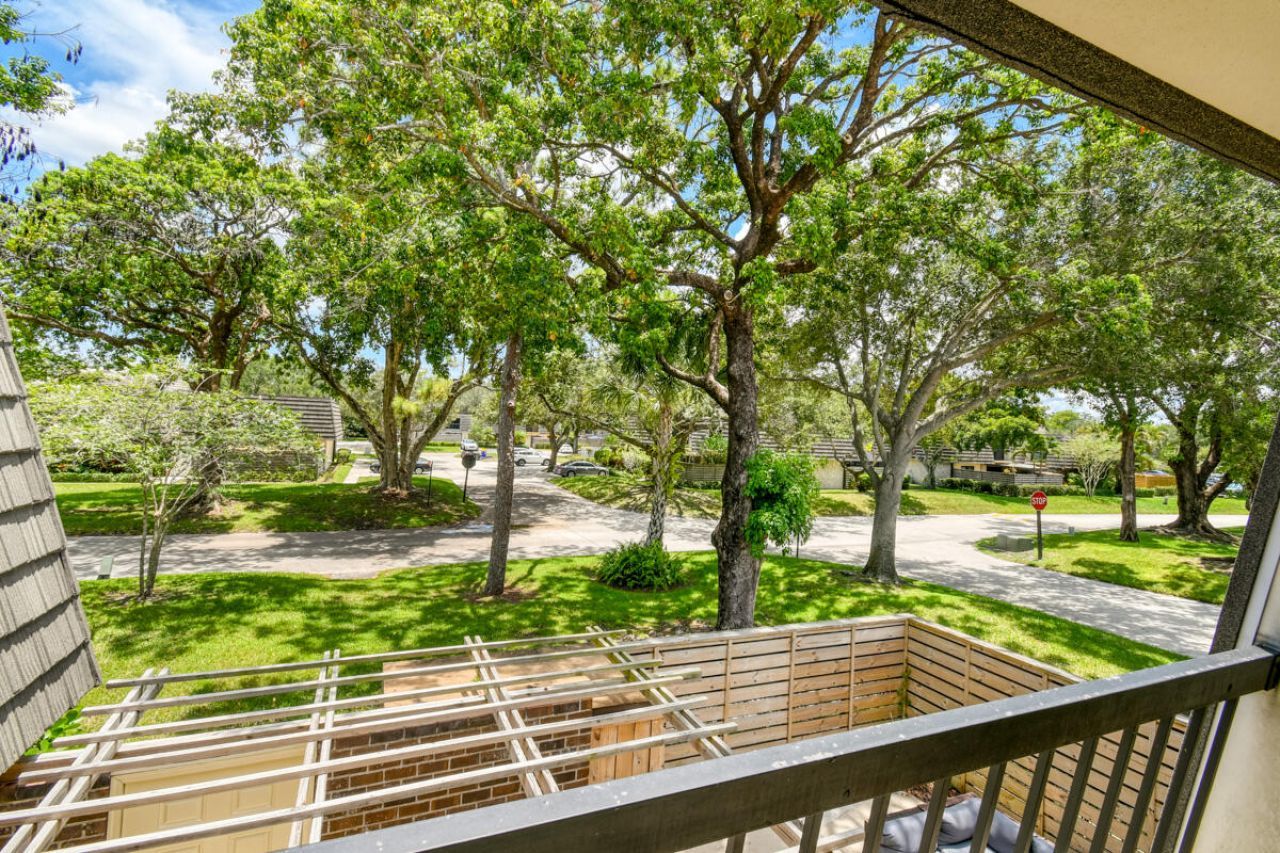 630 6th Terrace, Palm Beach Gardens, FL 33418 Photo