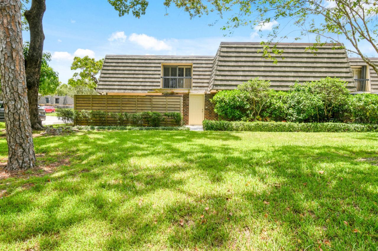 630 6th Terrace, Palm Beach Gardens, FL 33418 Photo