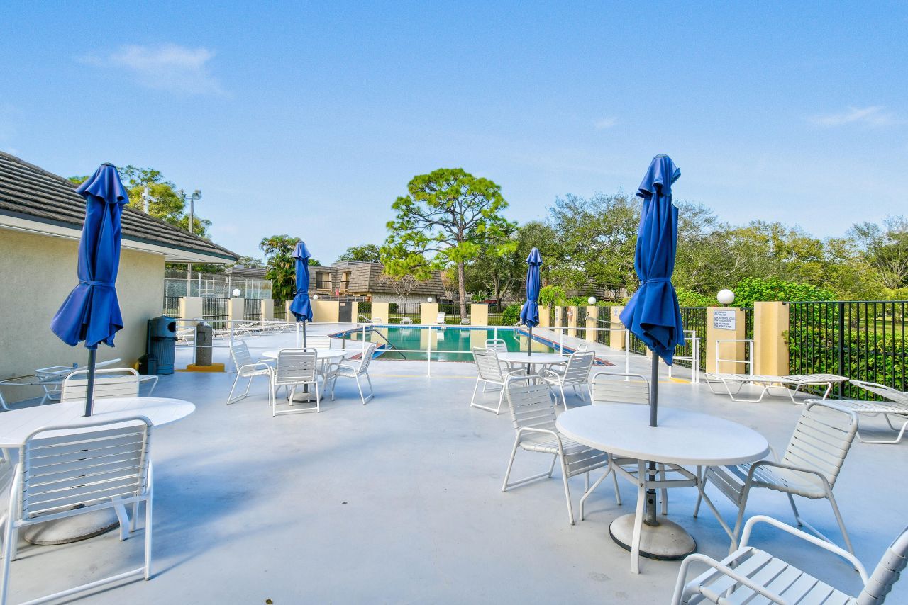 630 6th Terrace, Palm Beach Gardens, FL 33418 Photo