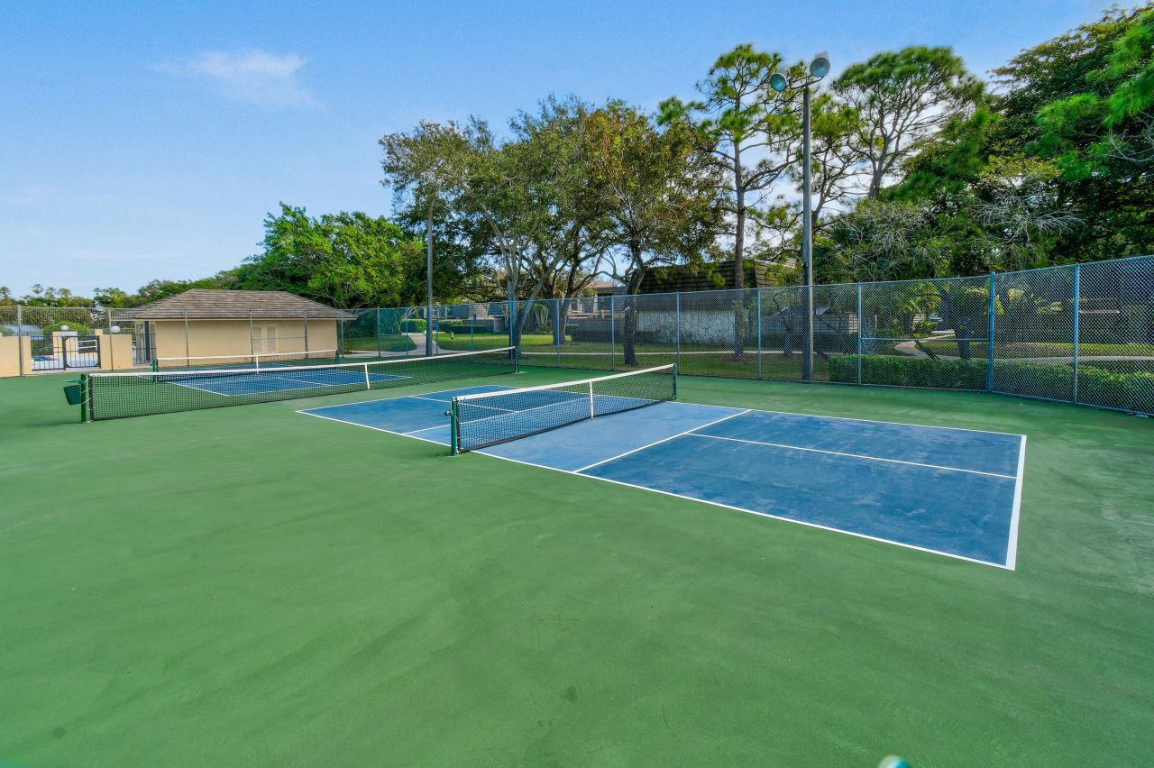 630 6th Terrace, Palm Beach Gardens, FL 33418 Photo