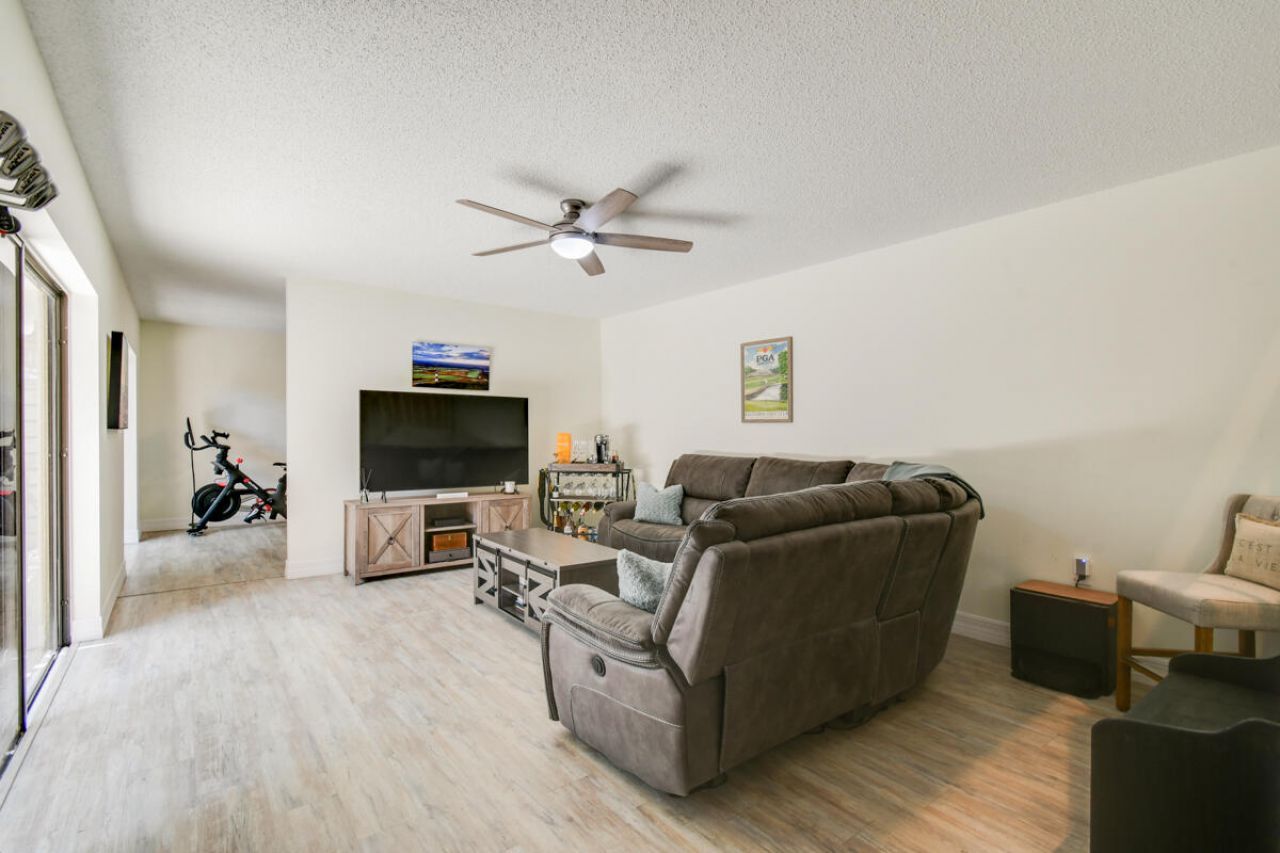 630 6th Terrace, Palm Beach Gardens, FL 33418 Photo