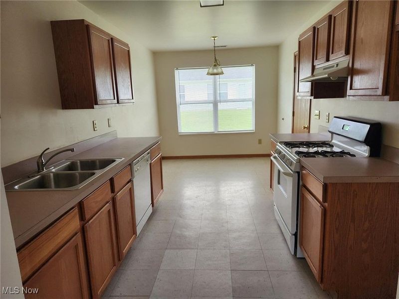 2831 Benford Lane, Youngstown, OH 44505 Photo 4