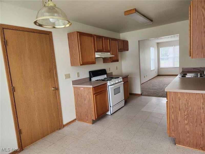 2831 Benford Lane, Youngstown, OH 44505 Photo 5