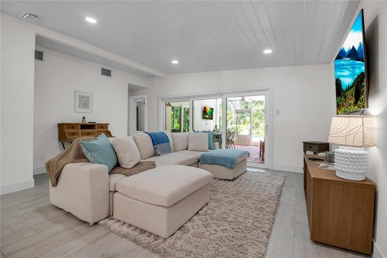 6979 Longboat Drive S, Longboat Key, FL 34228 Photo