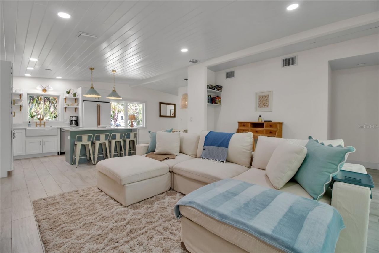 6979 Longboat Drive S, Longboat Key, FL 34228 Photo