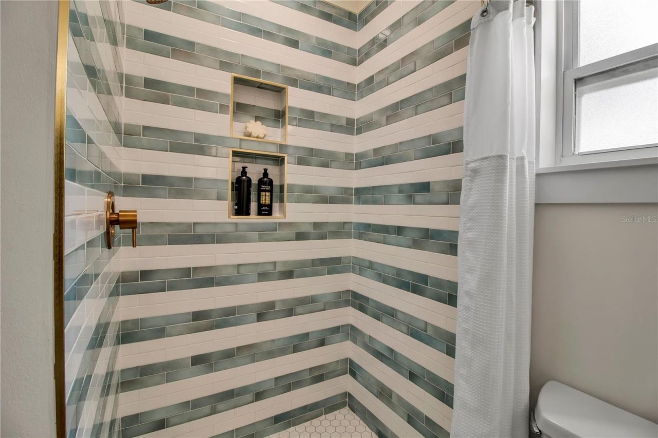 6979 Longboat Drive S, Longboat Key, FL 34228 Photo