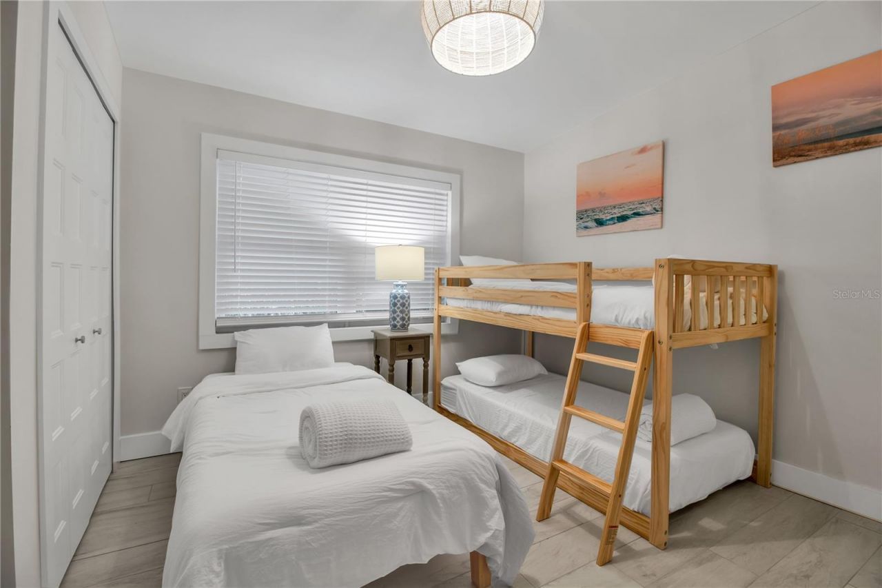 6979 Longboat Drive S, Longboat Key, FL 34228 Photo