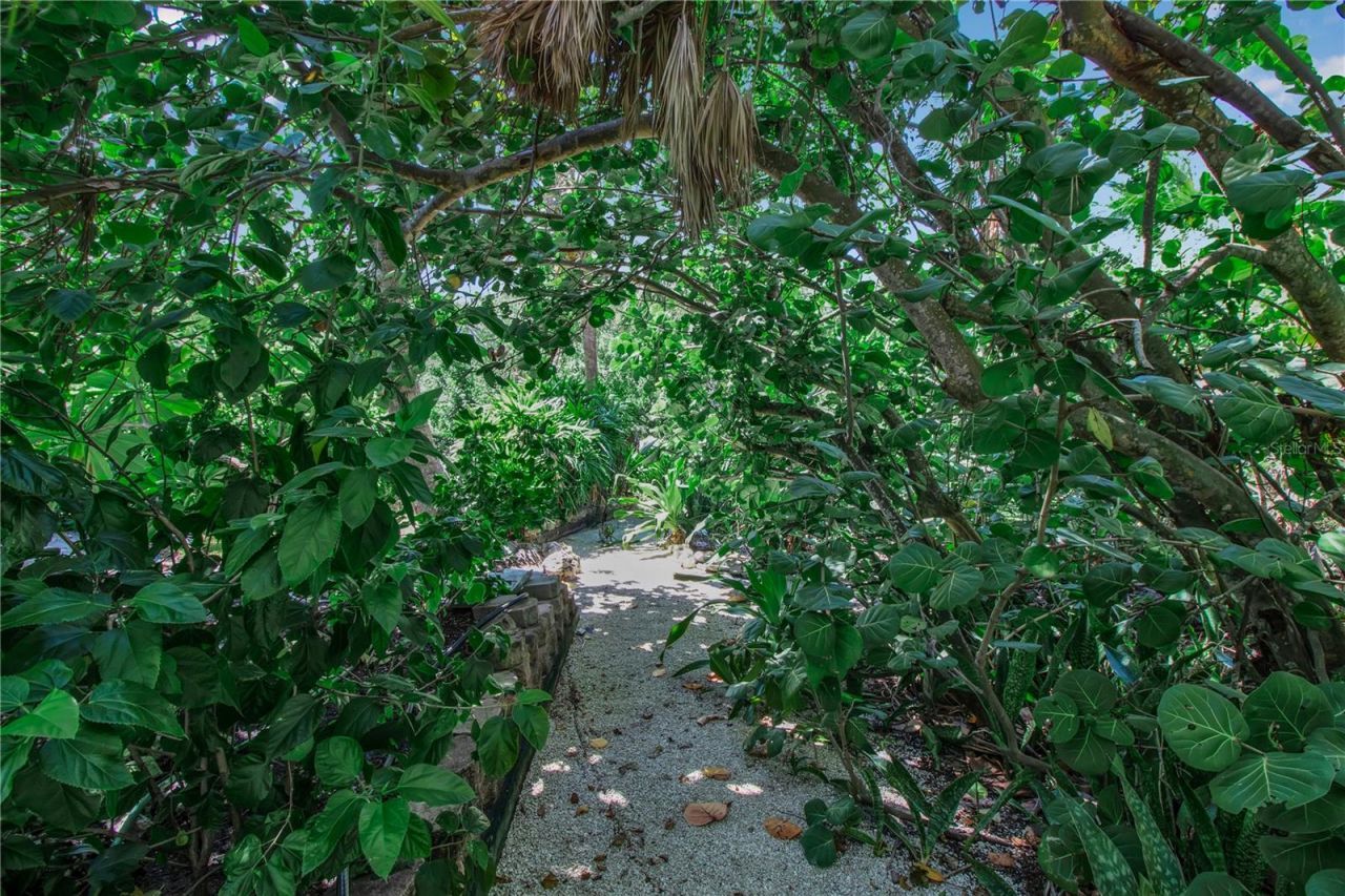 6979 Longboat Drive S, Longboat Key, FL 34228 Photo