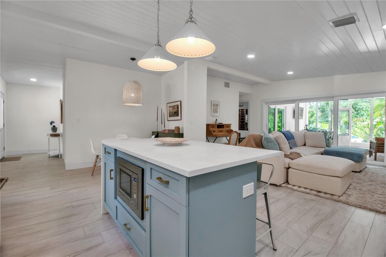 6979 Longboat Drive S, Longboat Key, FL 34228 Photo