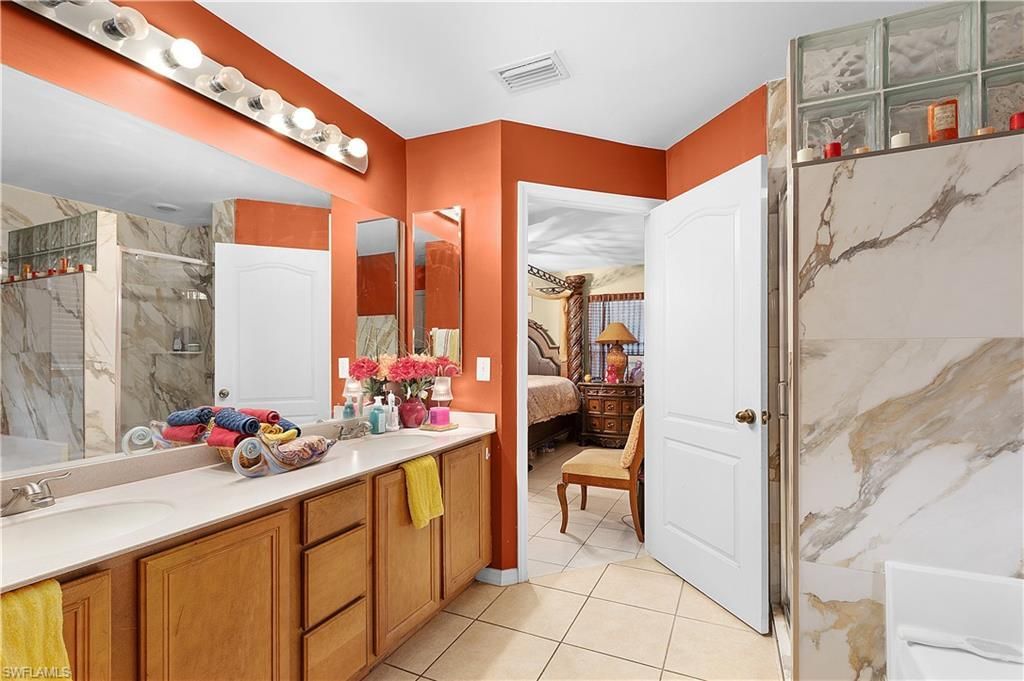 3744 NE 13th Pl, Cape Coral, FL 33909 Photo