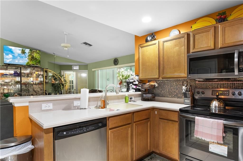 3744 NE 13th Pl, Cape Coral, FL 33909 Photo