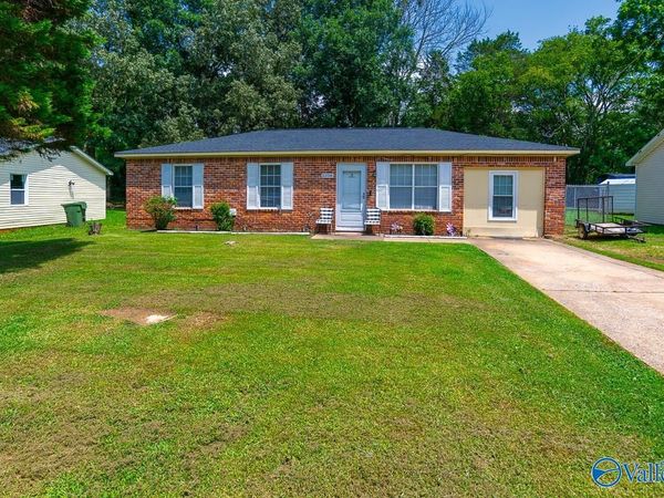 3208 Delia Lane NW, Huntsville, AL 35810