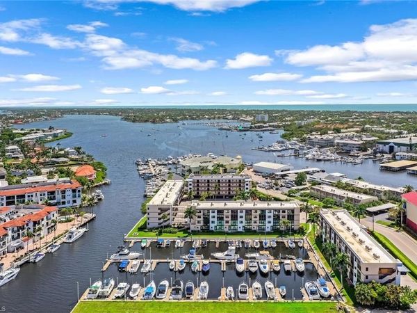 807 River Point DR, Unit 102D, NAPLES, FL 34102