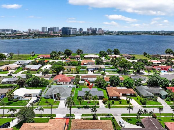 600 S Mangonia Circle, West Palm Beach, FL 33401