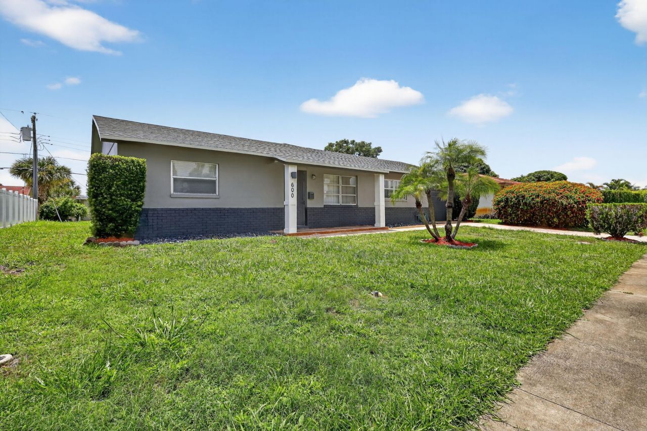 600 S Mangonia Circle, West Palm Beach, FL 33401 Photo