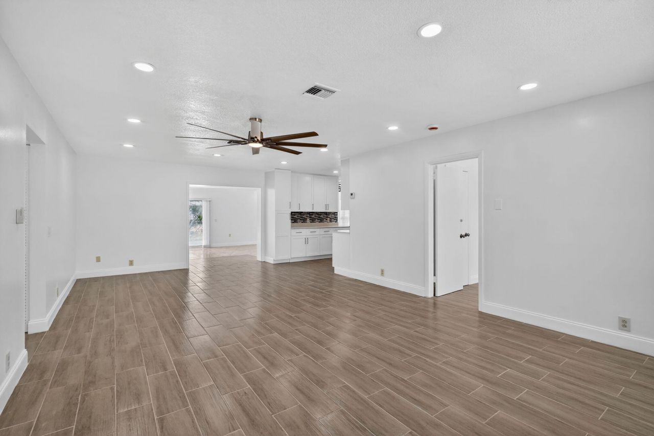 600 S Mangonia Circle, West Palm Beach, FL 33401 Photo