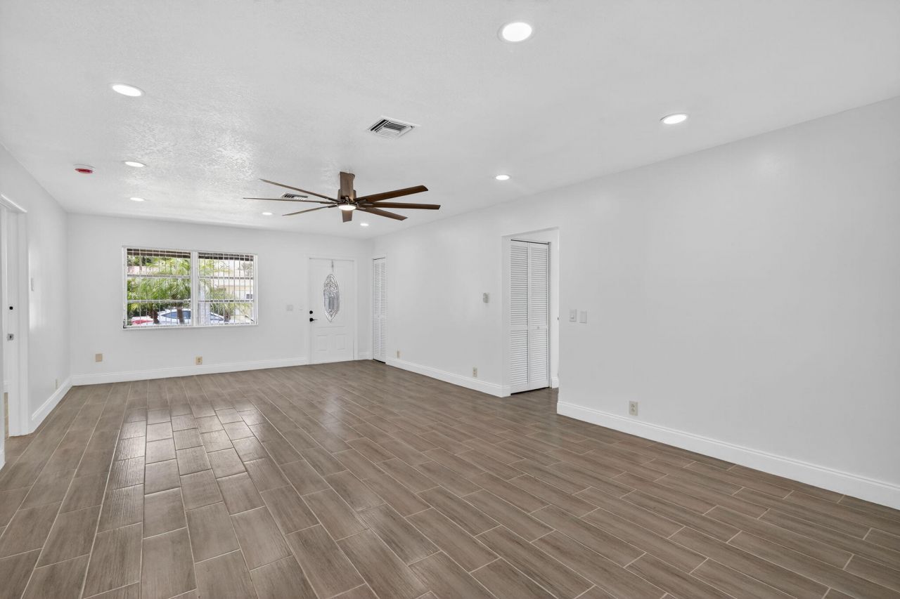 600 S Mangonia Circle, West Palm Beach, FL 33401 Photo