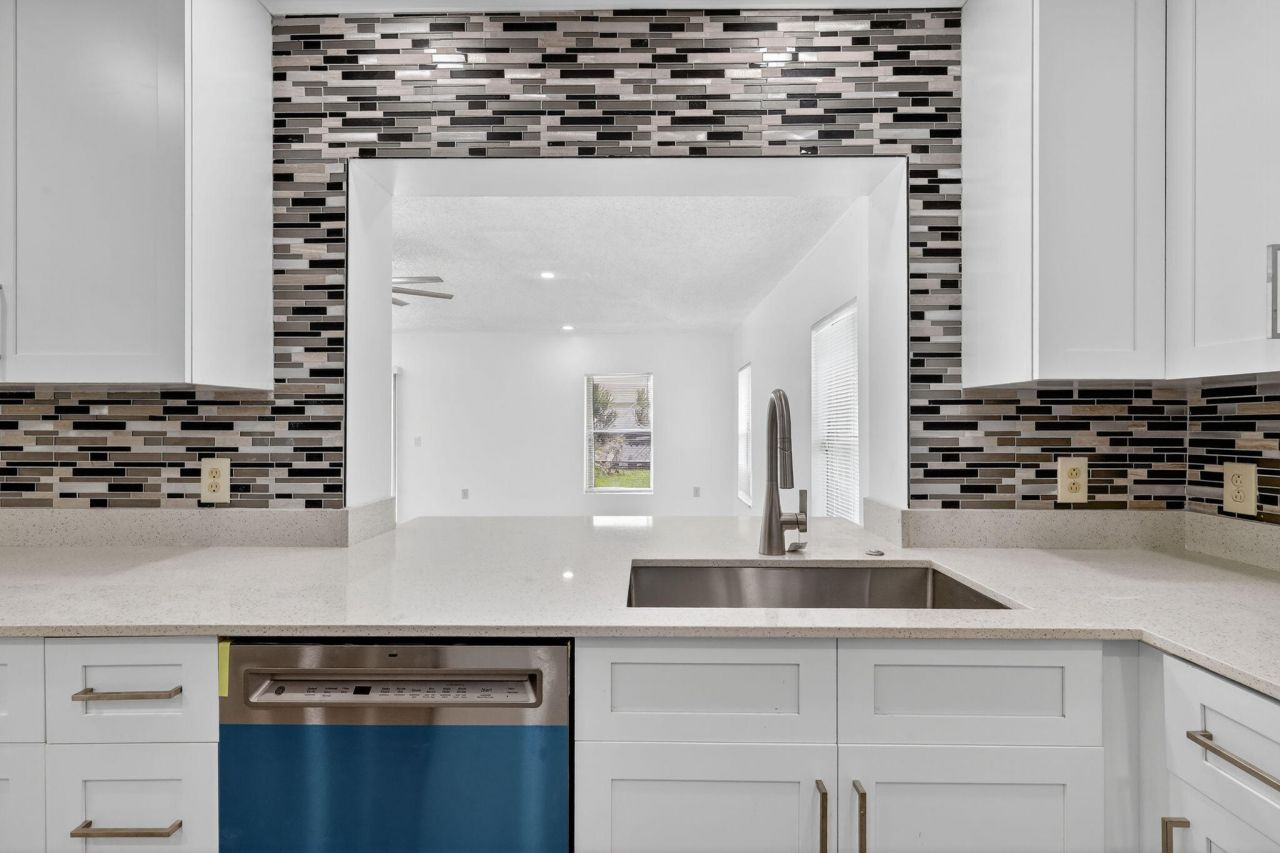 600 S Mangonia Circle, West Palm Beach, FL 33401 Photo