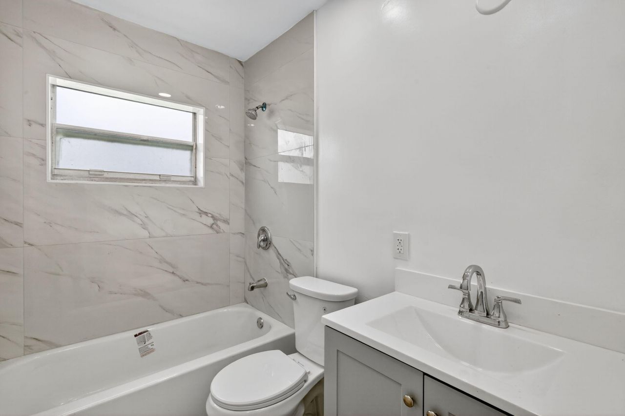 600 S Mangonia Circle, West Palm Beach, FL 33401 Photo