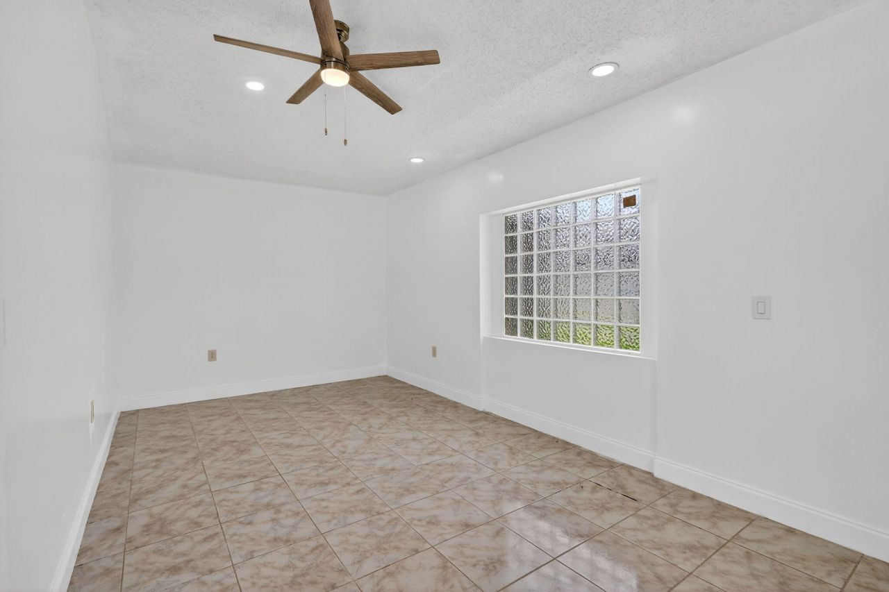 600 S Mangonia Circle, West Palm Beach, FL 33401 Photo