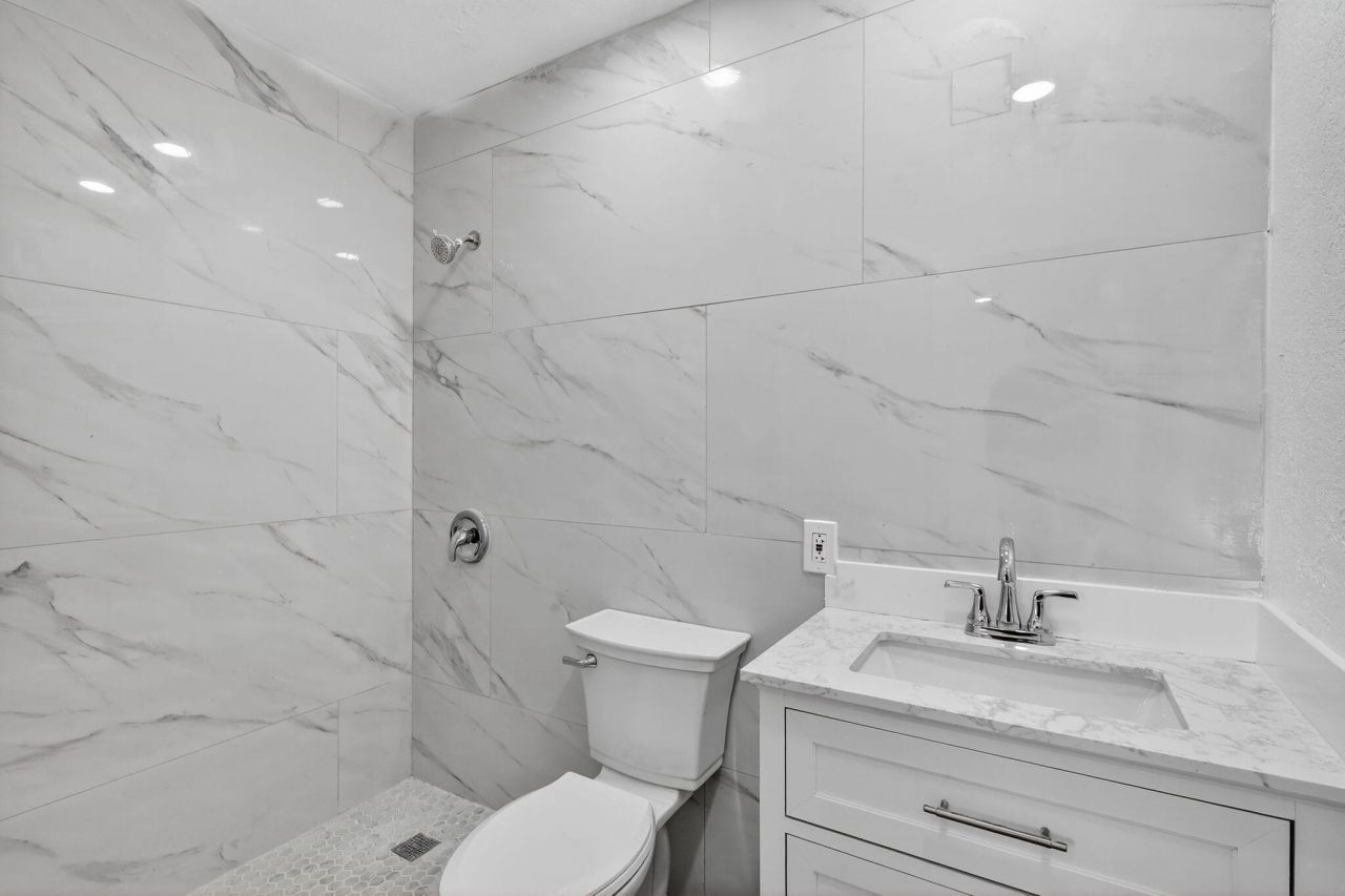 600 S Mangonia Circle, West Palm Beach, FL 33401 Photo