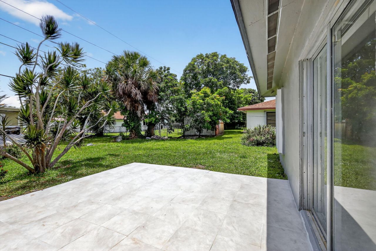 600 S Mangonia Circle, West Palm Beach, FL 33401 Photo