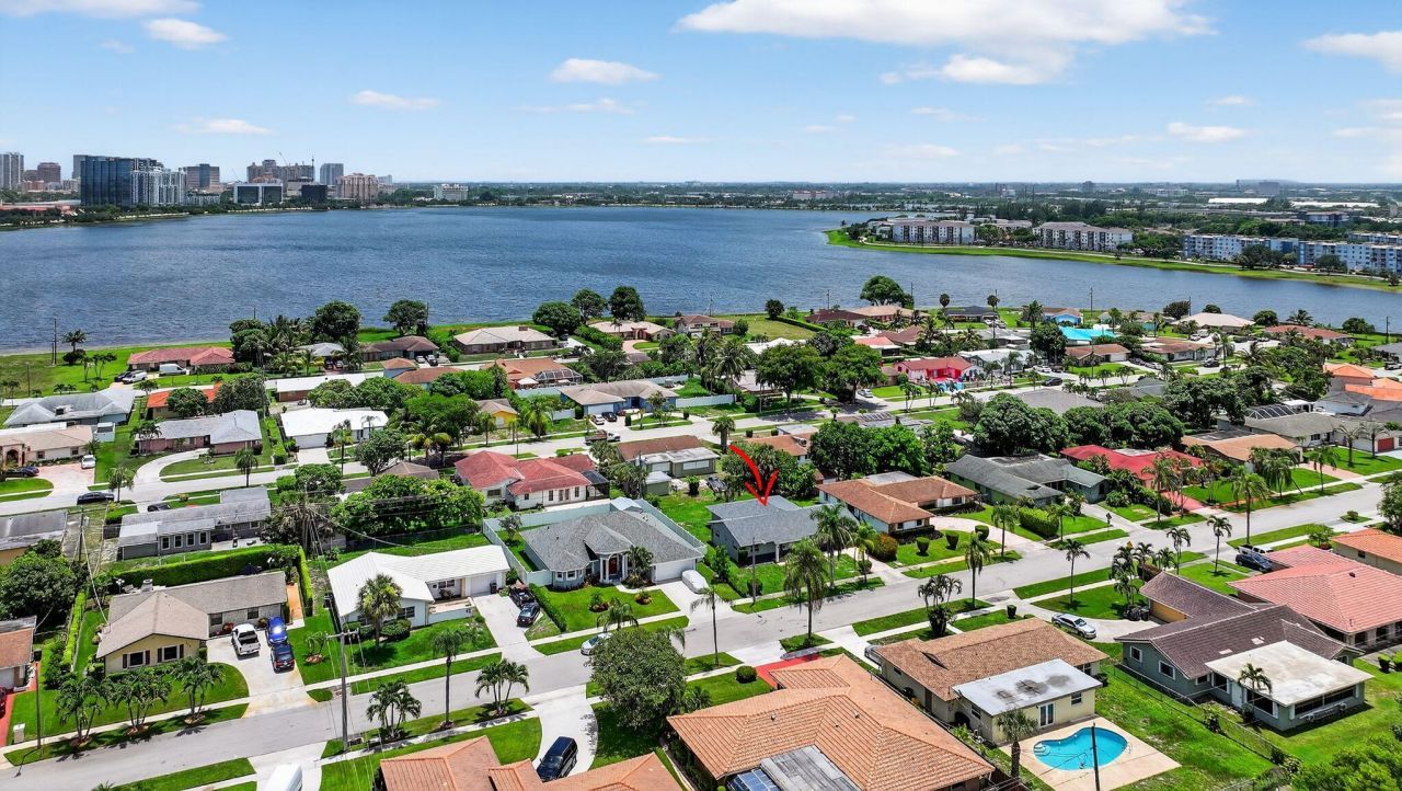 600 S Mangonia Circle, West Palm Beach, FL 33401 Photo