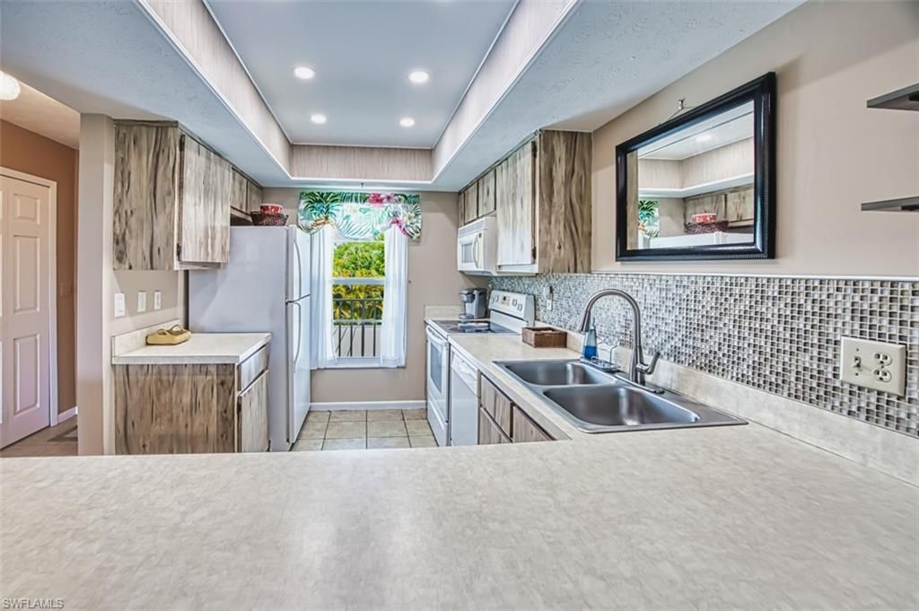 16001 Dublin Cir, Unit 203, Fort Myers, FL 33908 Photo