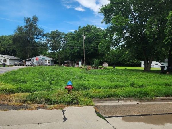 206 S Washington Street, Tuscola, IL 61953