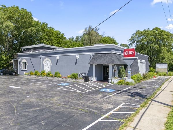 10140 S Roberts Road, Palos Hills, IL 60465