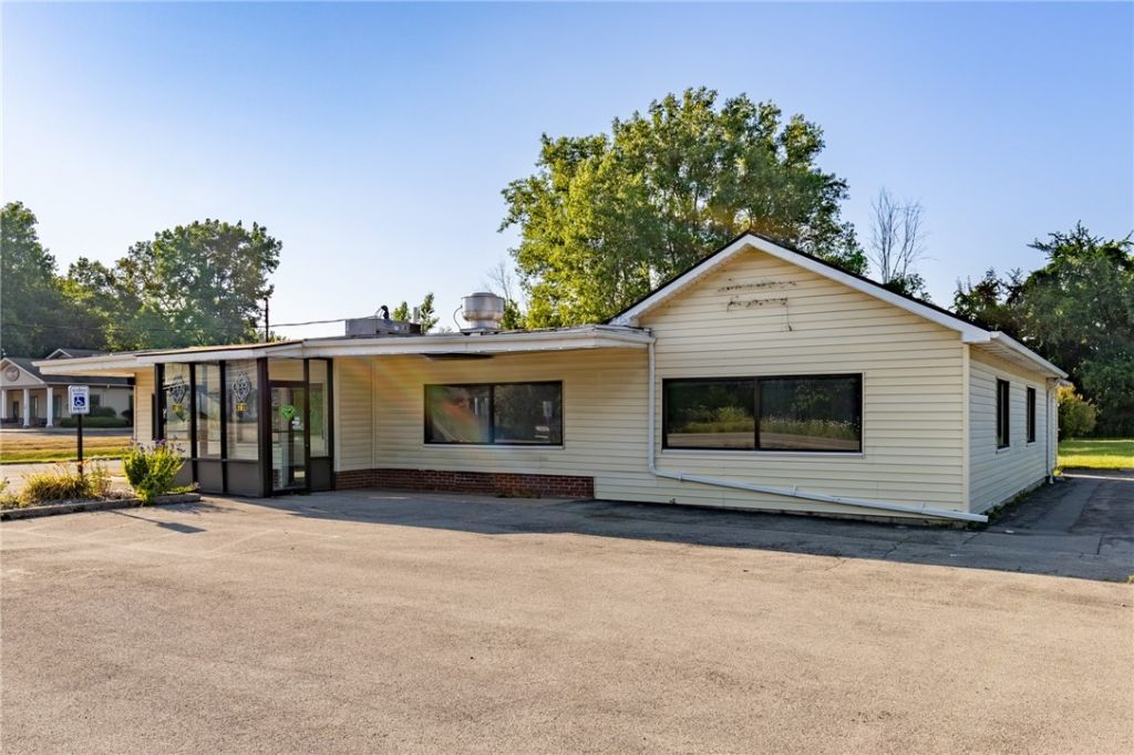 3711 W Main Street Road, Batavia, NY 14020 Main Photo