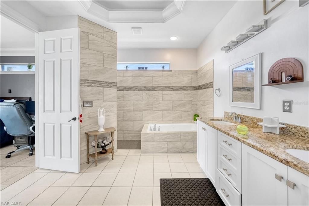 118 SW 21st Ter, Cape Coral, FL 33991 Photo