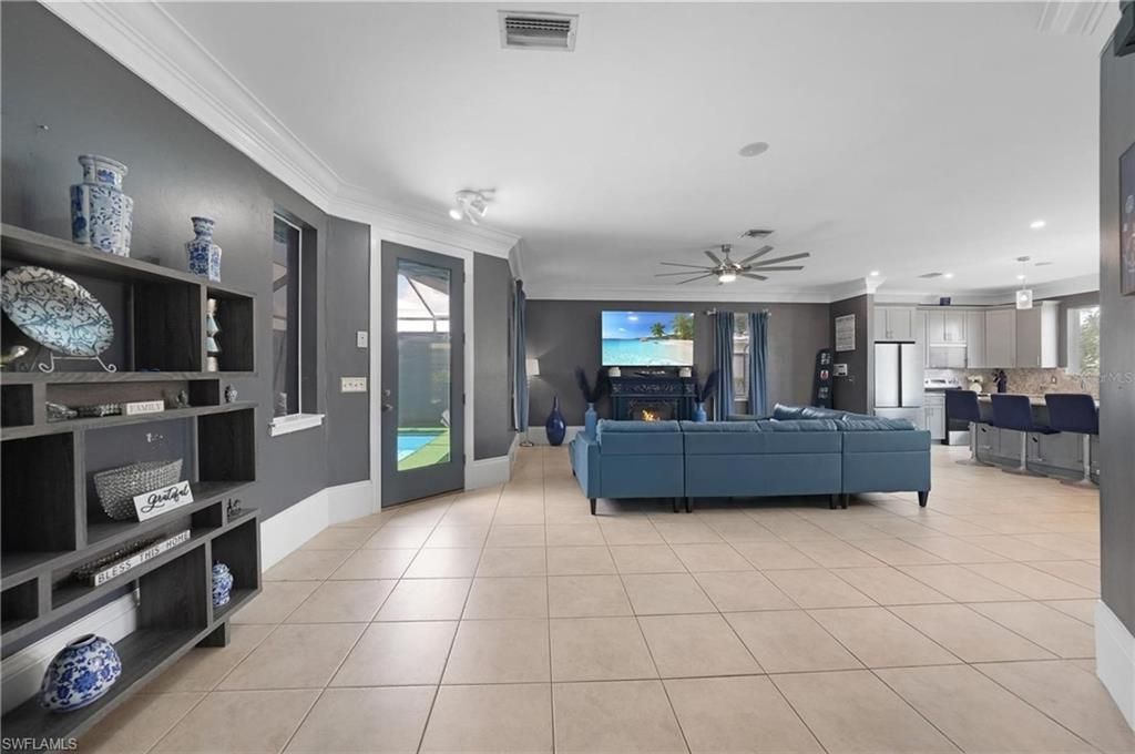 118 SW 21st Ter, Cape Coral, FL 33991 Photo