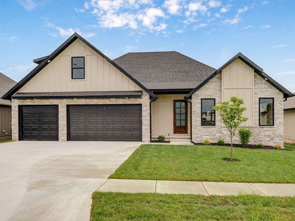 3032 W Allen Drive, Springfield, MO 65810