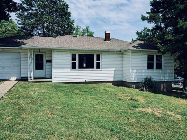 422 E South Street, Neosho, MO 64850